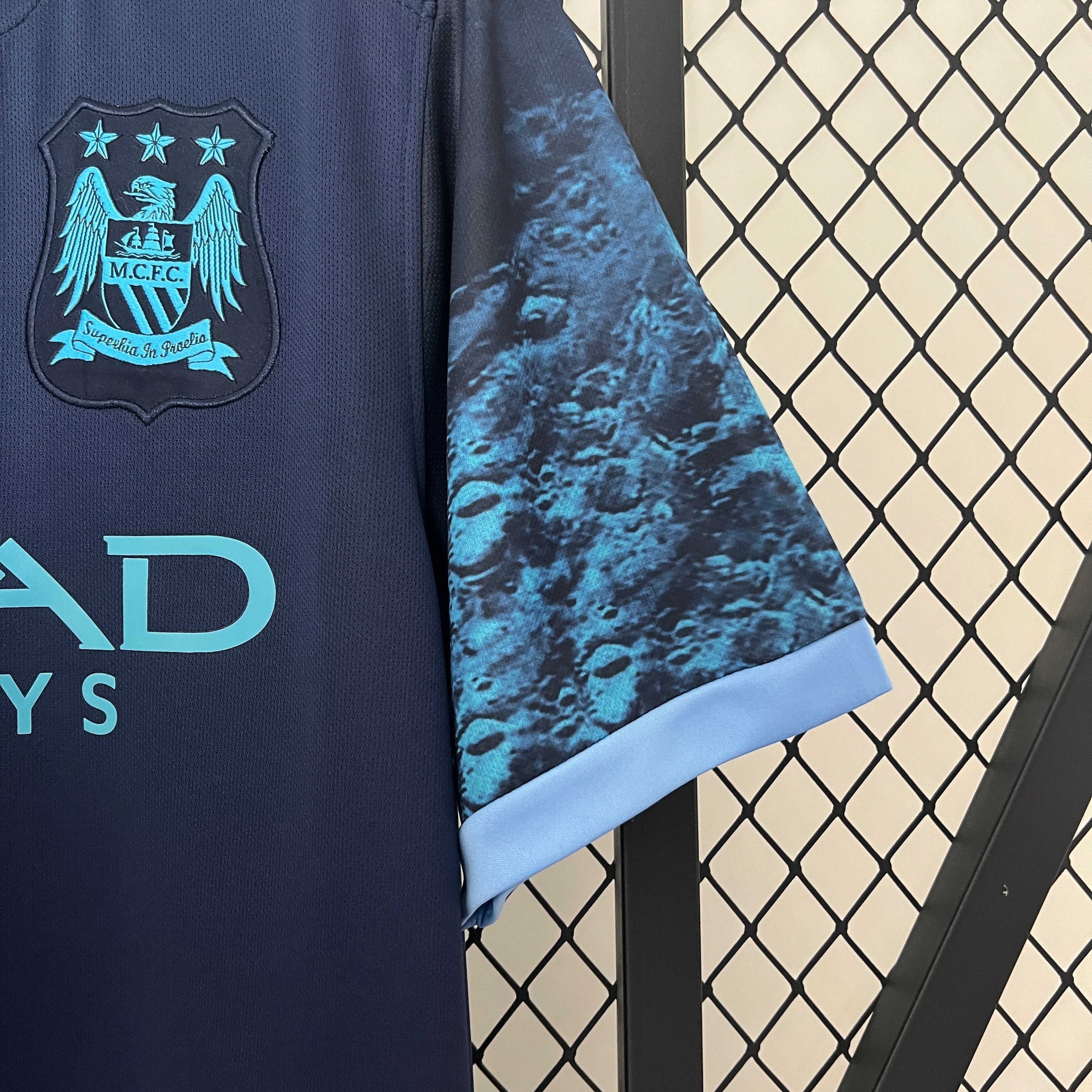 2015-2016 Manchester City Away Shirt