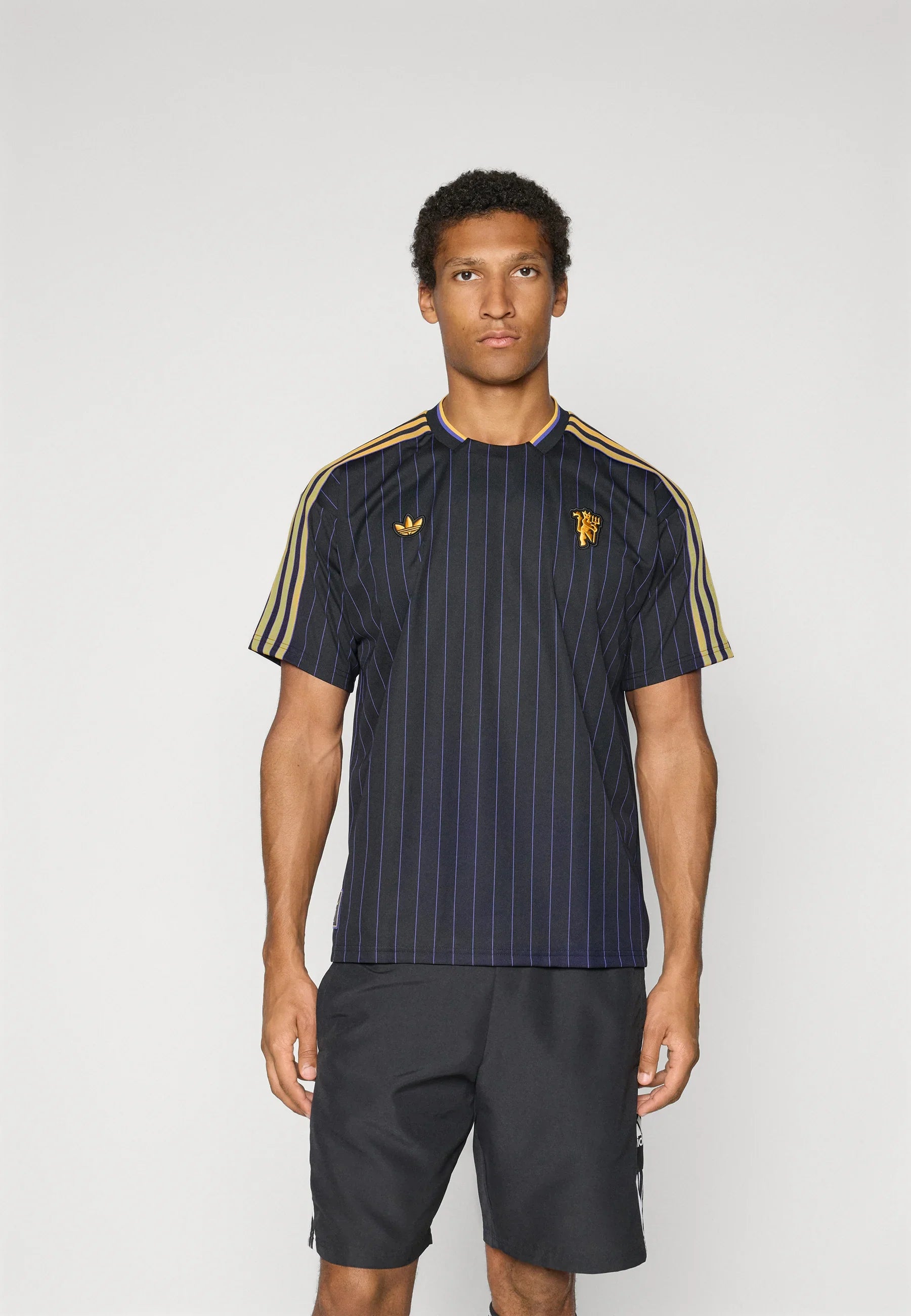 2025/26 Manchester United Terrace Icons Shirt - Black Edition