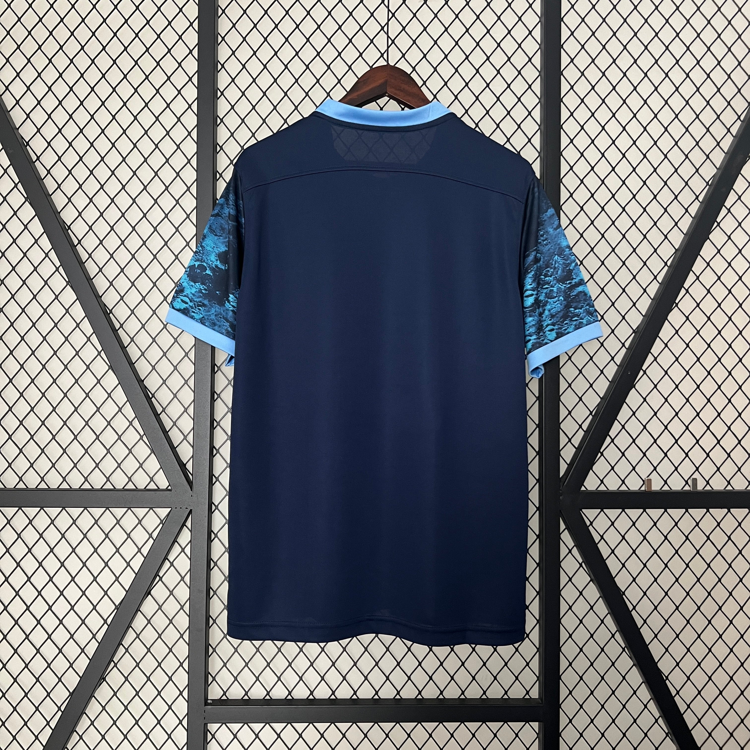 2015-2016 Manchester City Away Shirt