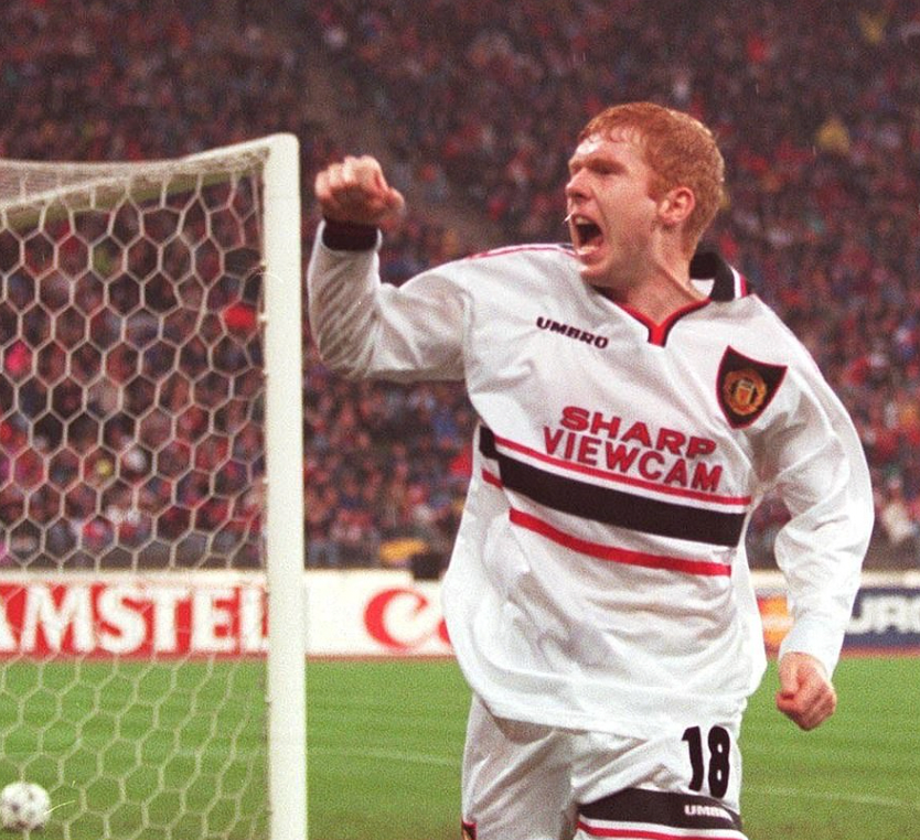 Manchester United Retro Shirt 1997–1998 - Long Sleeve Away