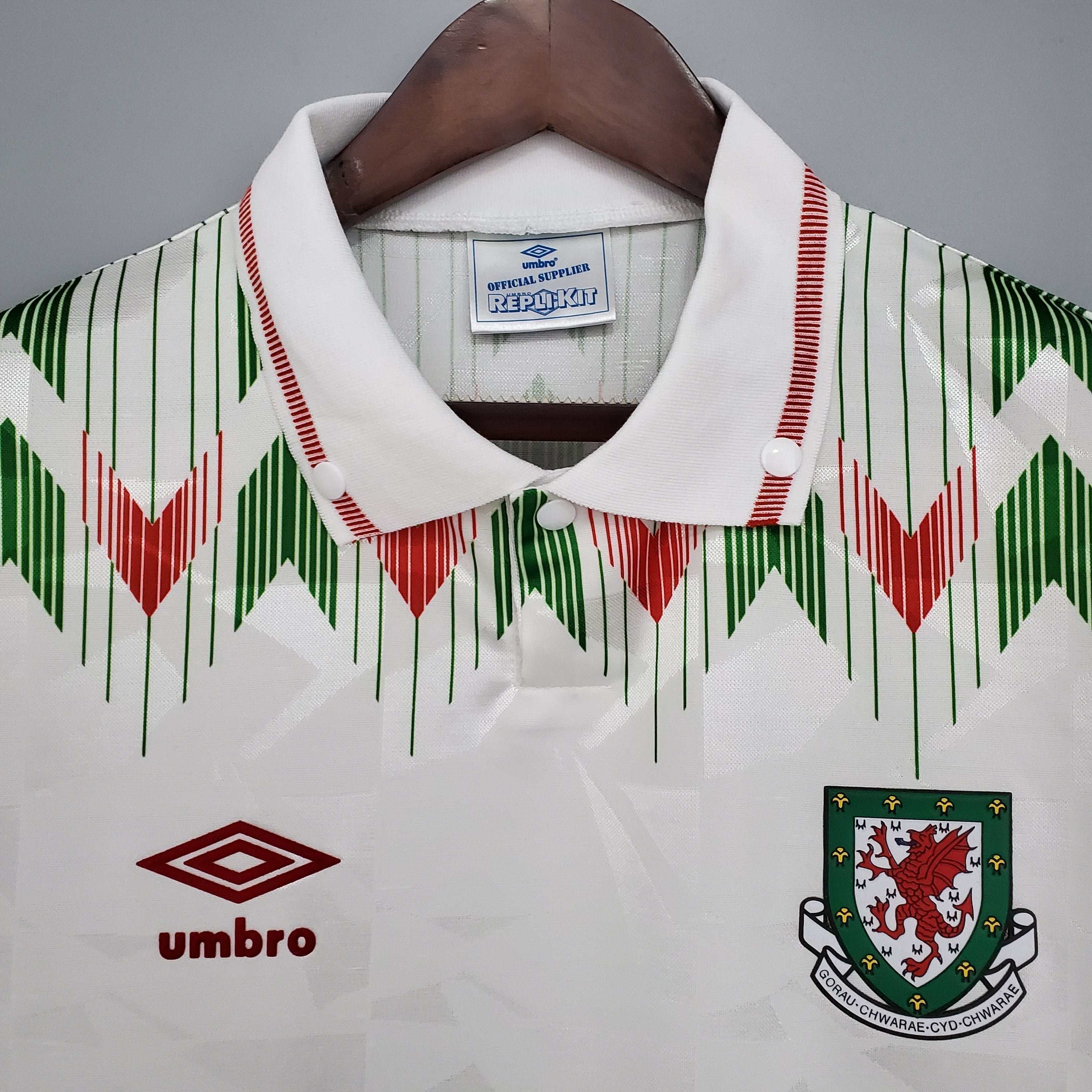 1990-1992 Wales Retro Away Shirt