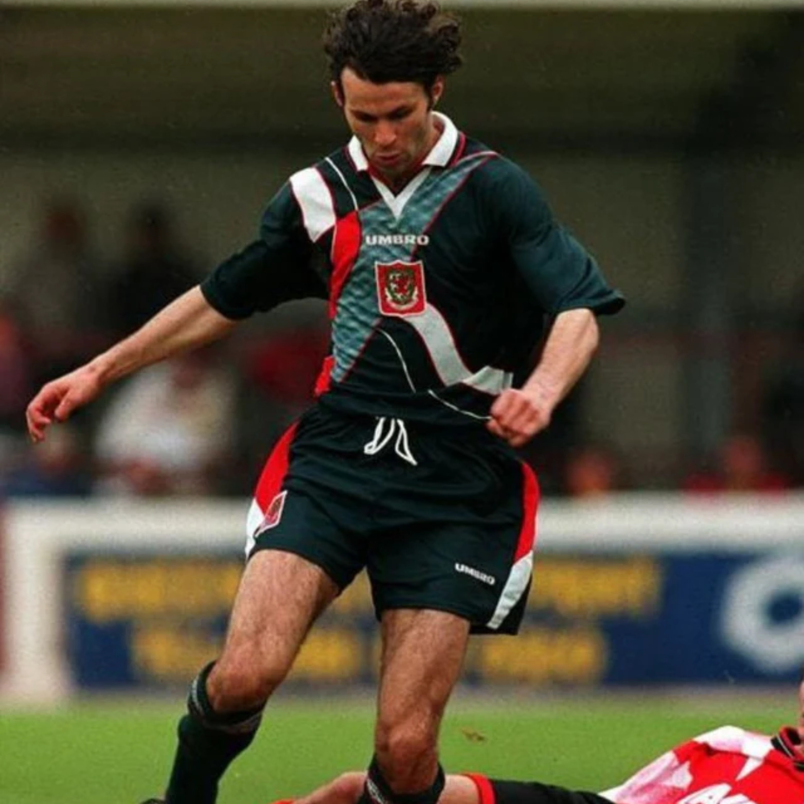 1994 Wales Retro Away Shirt
