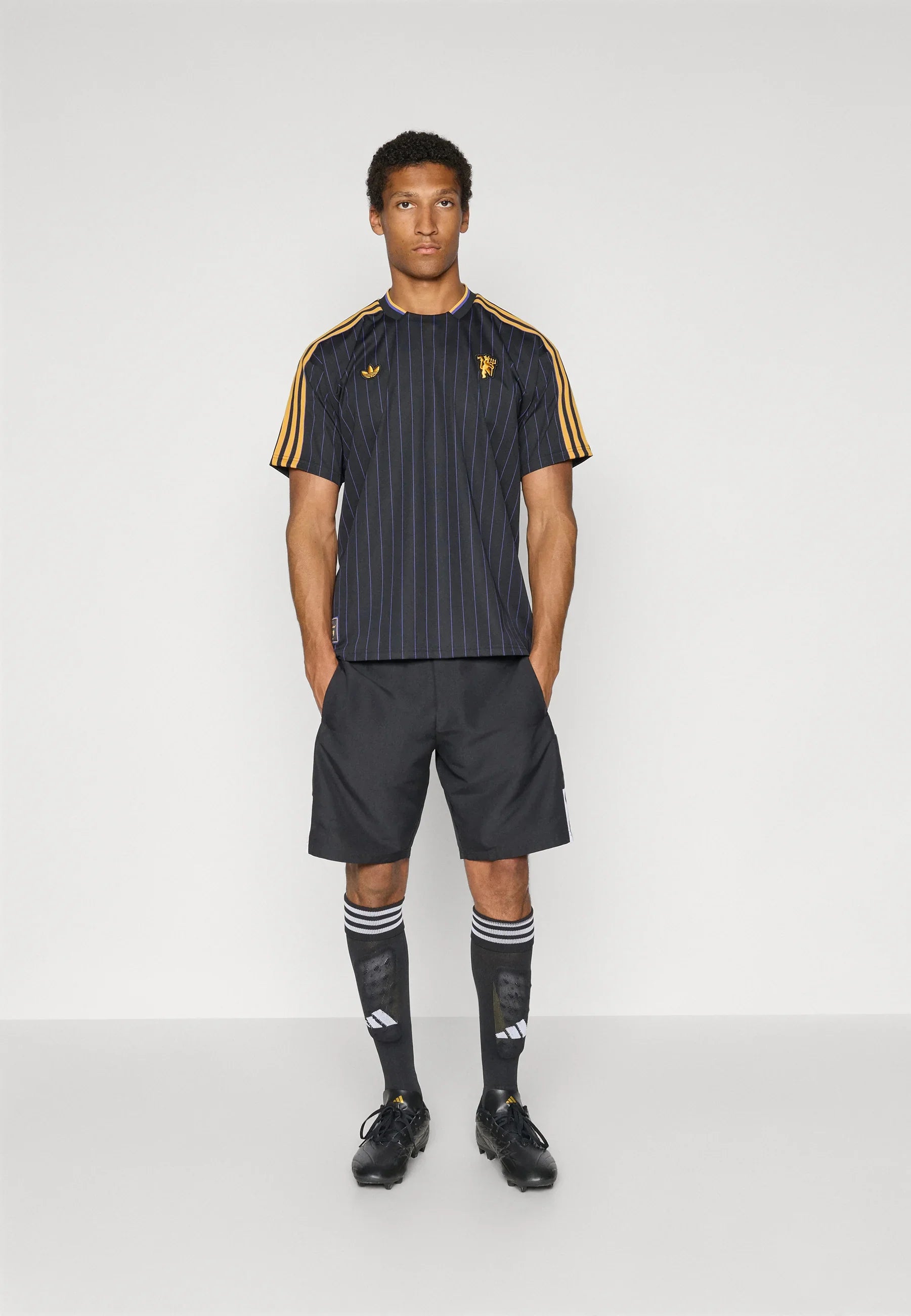 2025/26 Manchester United Terrace Icons Shirt - Black Edition