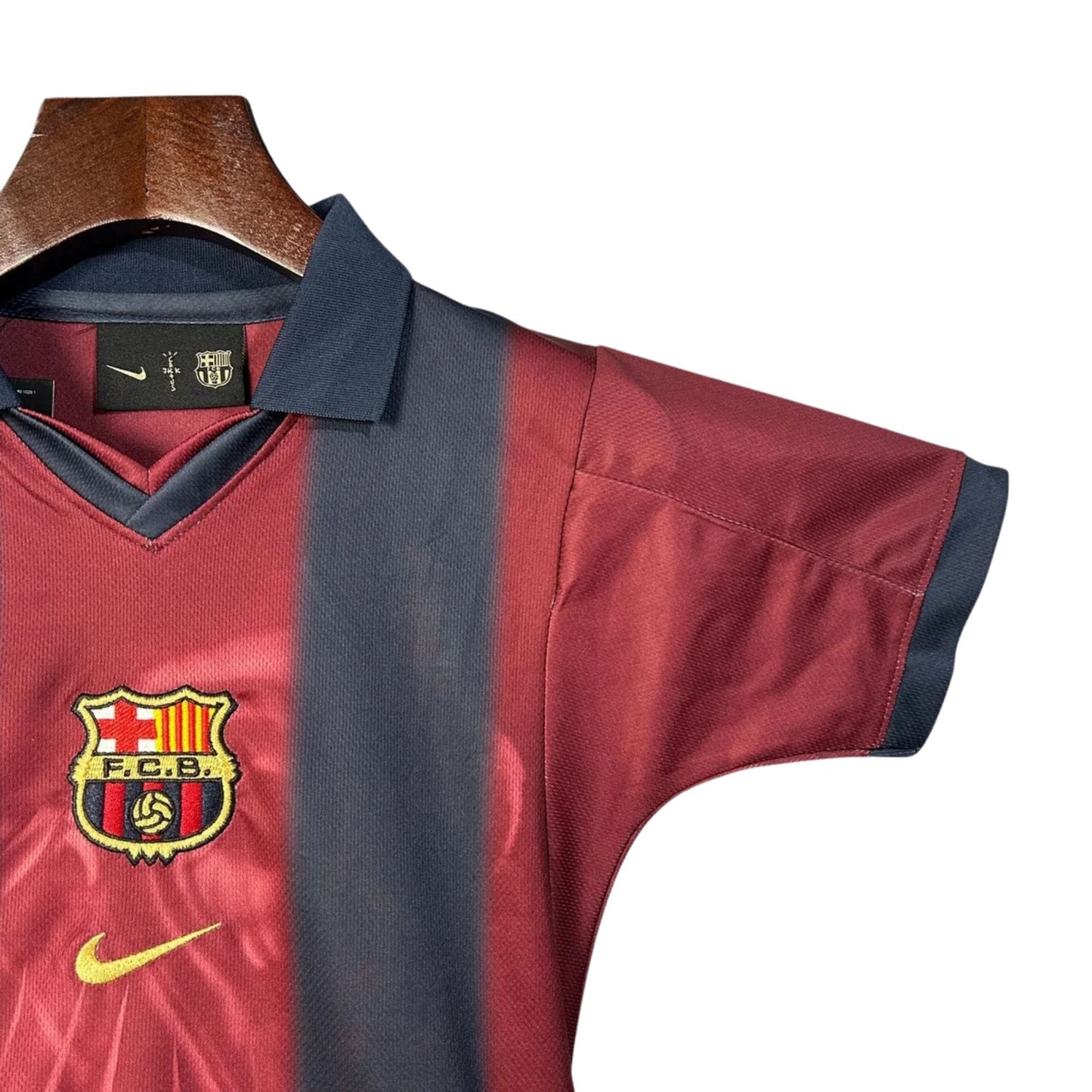 2001/02 FC Barcelona x Travis Scott Retro Kids Kit