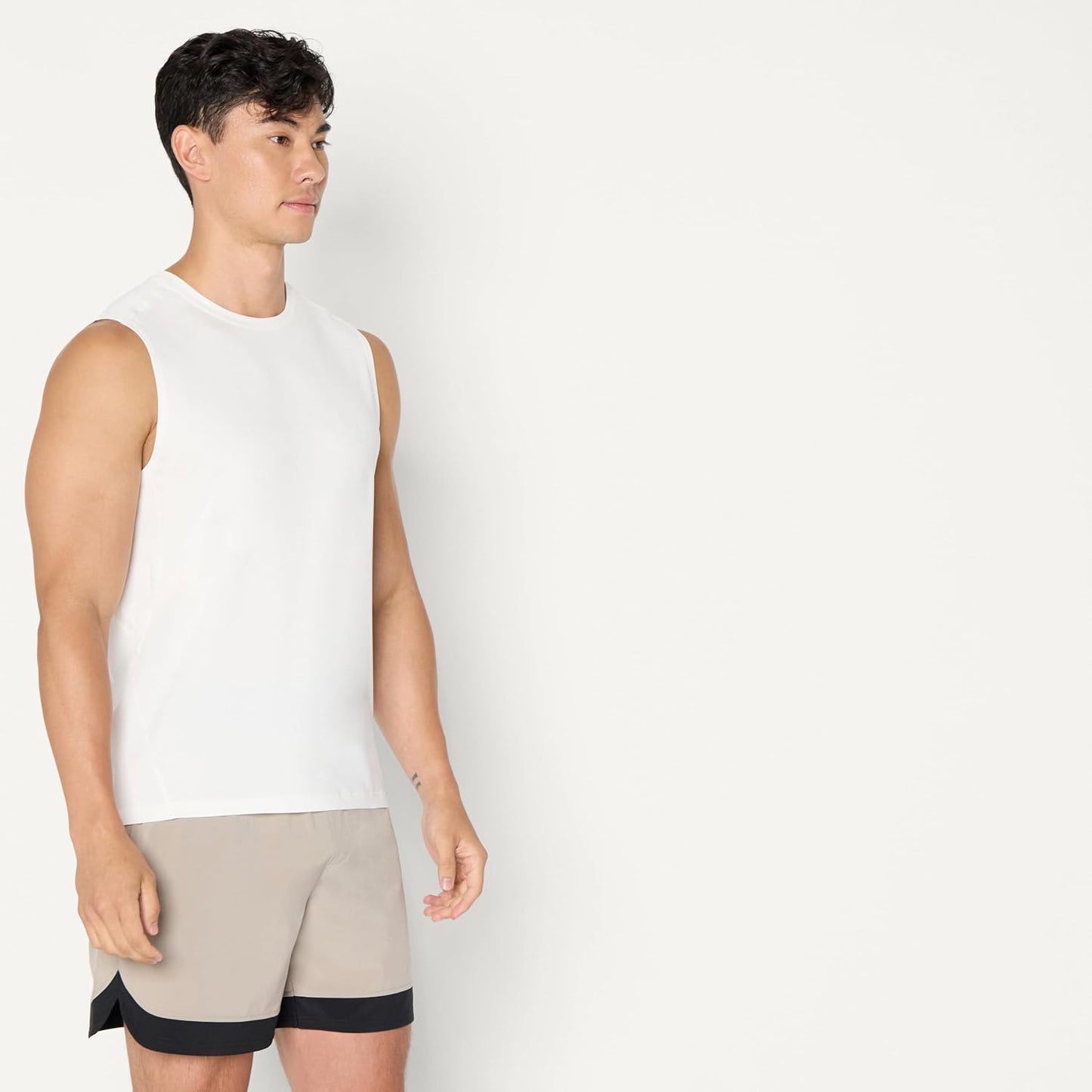 Amazon Essentials Men's Active Quick Dry Tech Stretch Lightweight Sleeveless Muscle Shirt