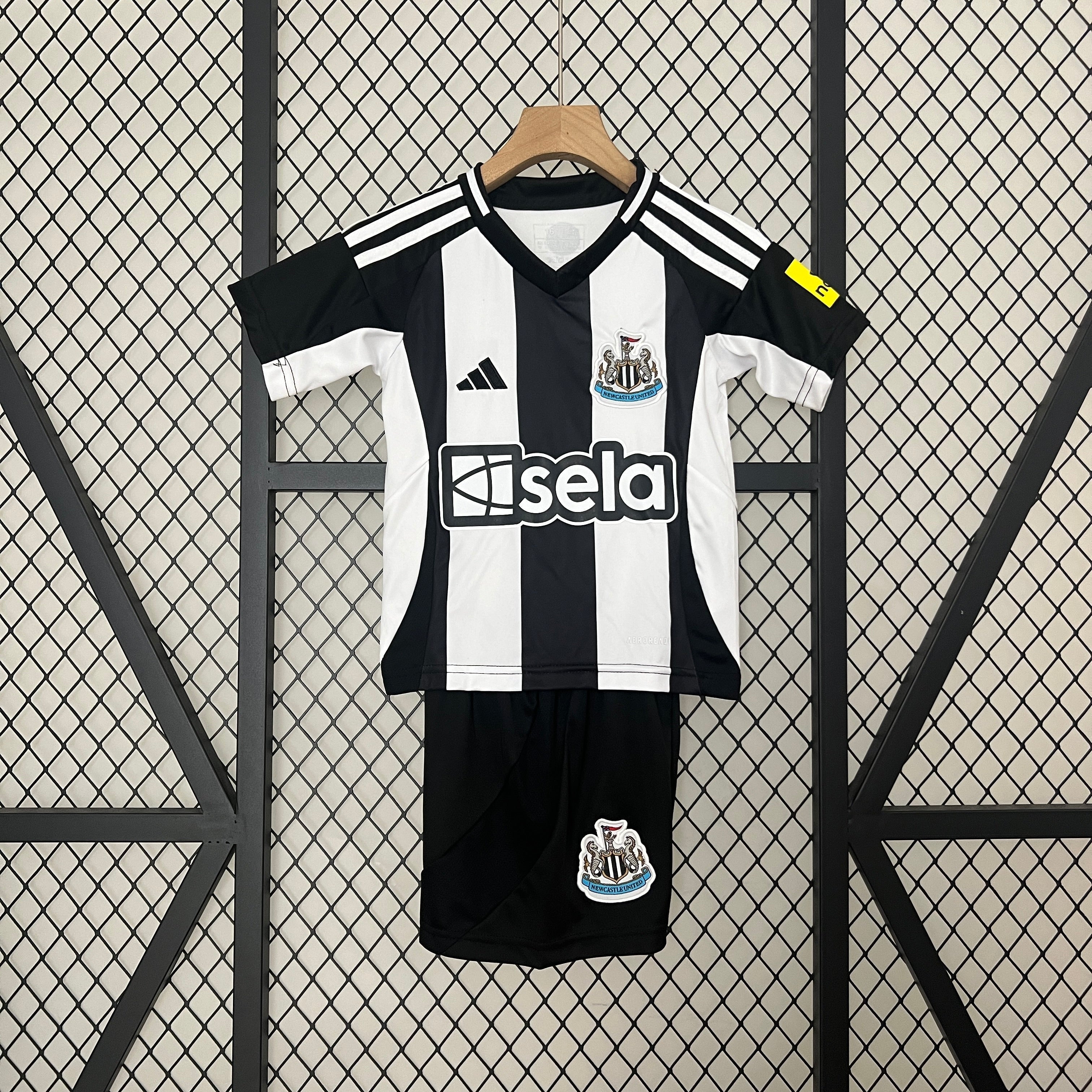 Newcastle Kids Football Kit 2024/25 - Home