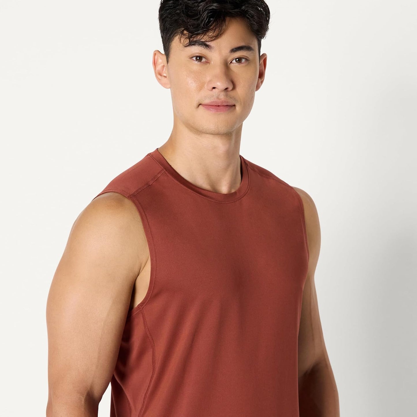Amazon Essentials Men's Active Quick Dry Tech Stretch Lightweight Sleeveless Muscle Shirt