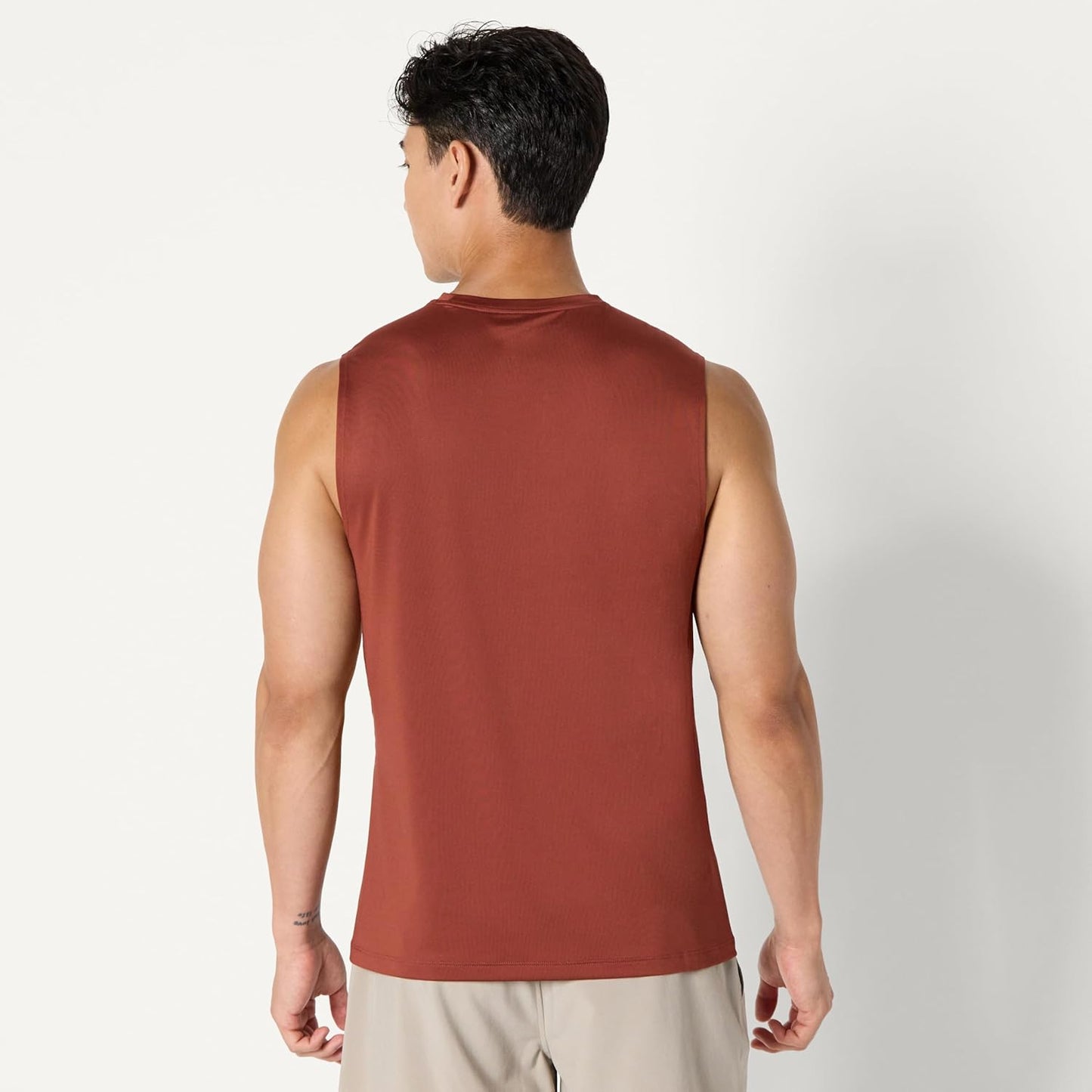 Amazon Essentials Men's Active Quick Dry Tech Stretch Lightweight Sleeveless Muscle Shirt