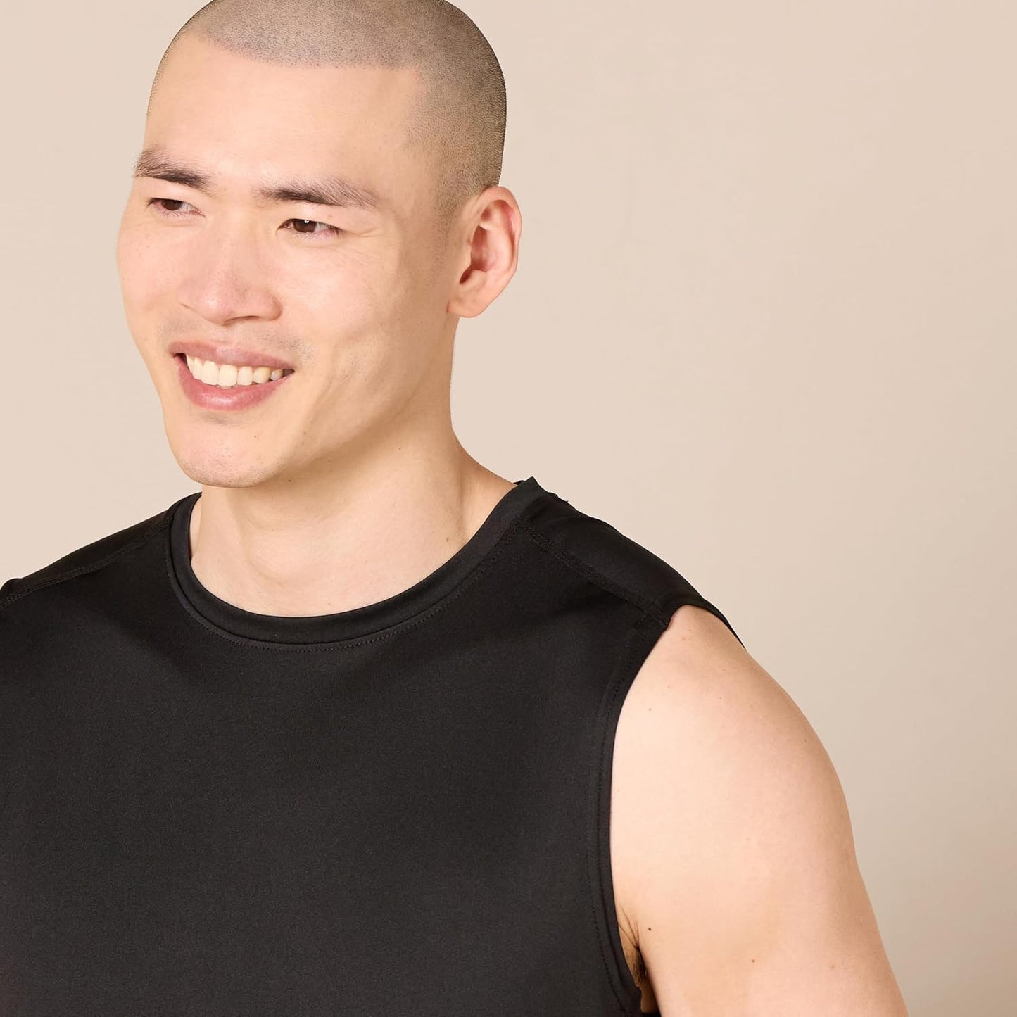 Amazon Essentials Men's Active Quick Dry Tech Stretch Lightweight Sleeveless Muscle Shirt