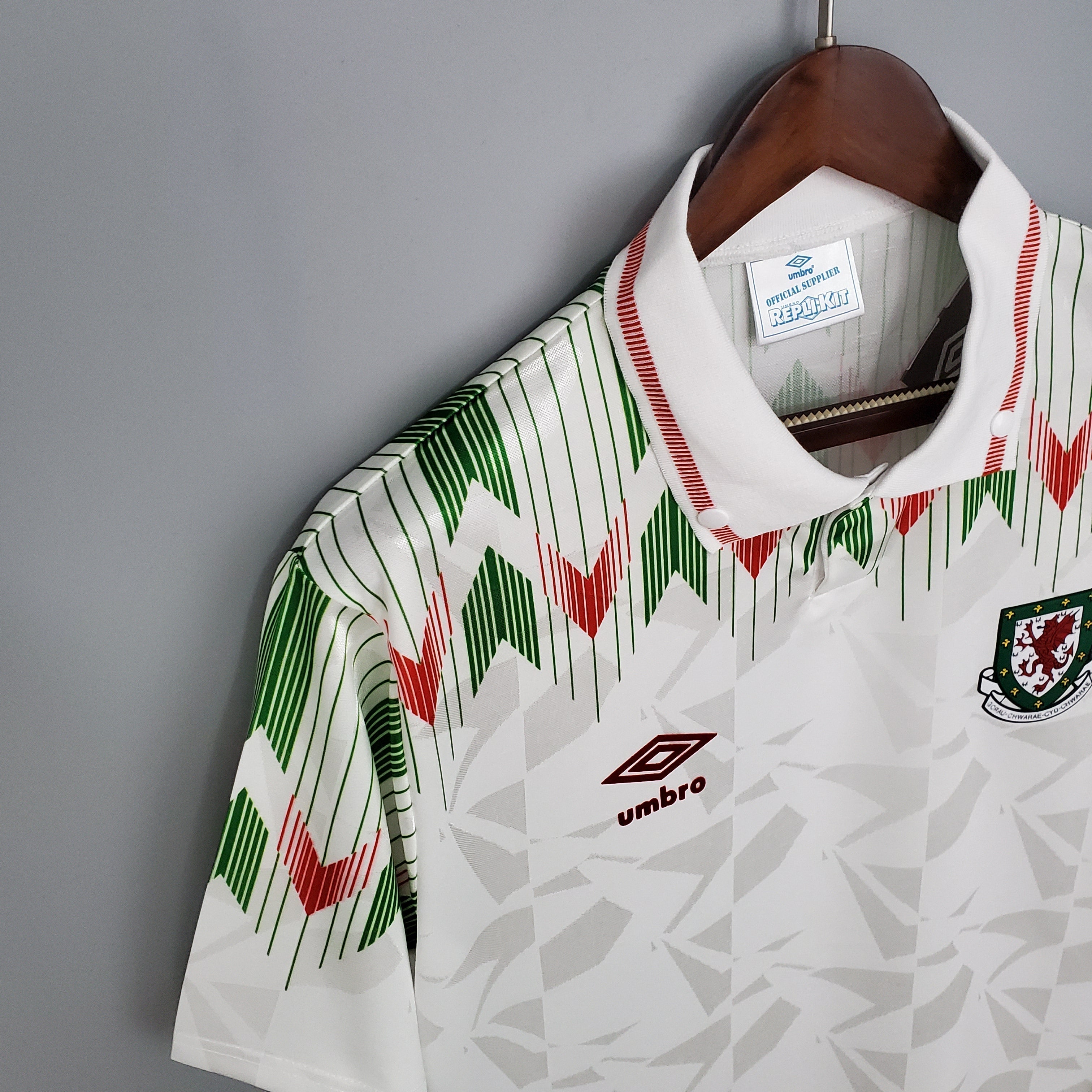 1990-1992 Wales Retro Away Shirt